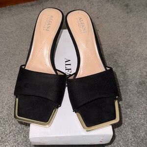 NIB Alfani Sarah Black Square Toe Mules